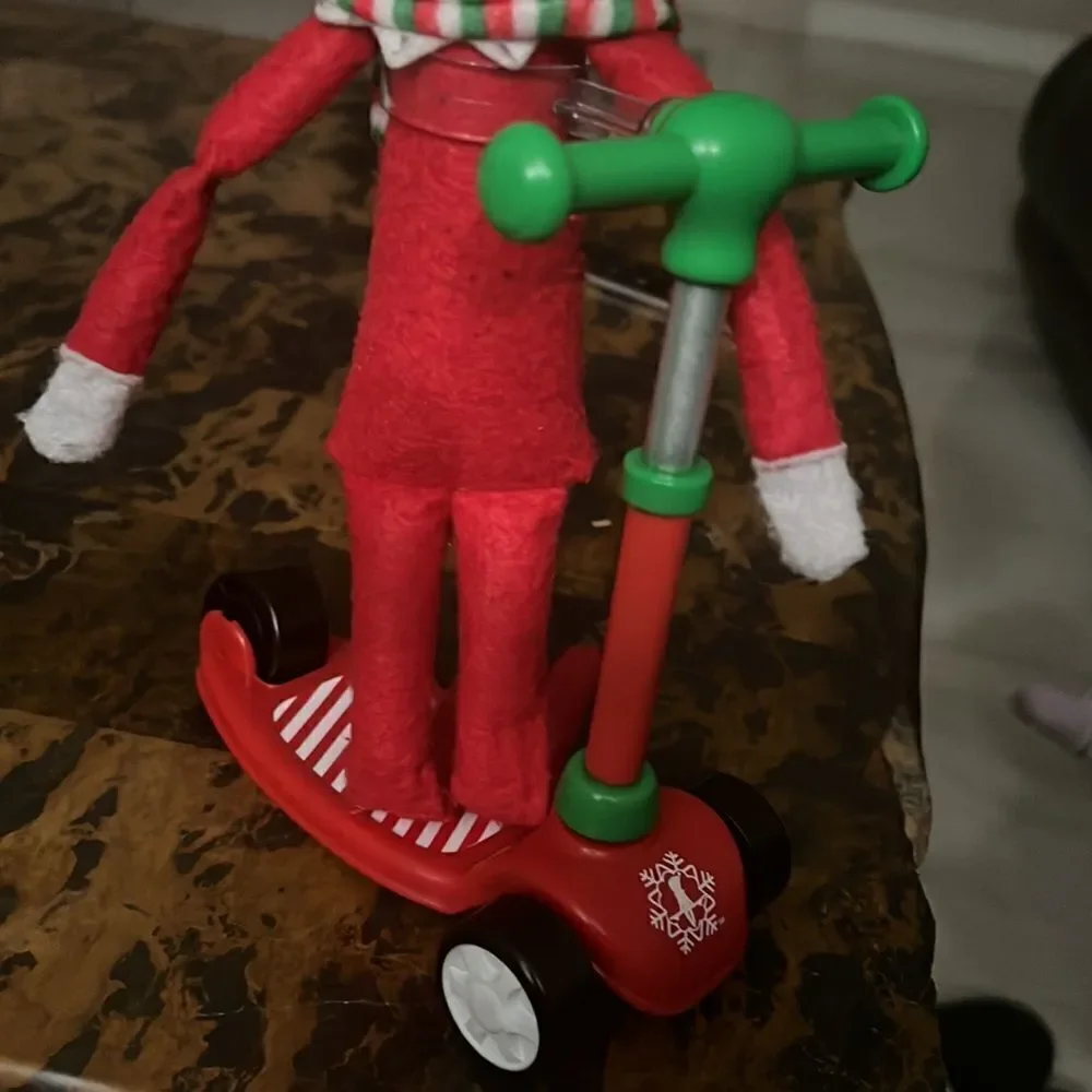 🎉Last Deal🎉Elf on the Shelf stand-n-scoot